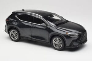 Lexus NX450h+ AZ20 Must Kyosho 1:18 08968GBK Vaik - pilt 6/8