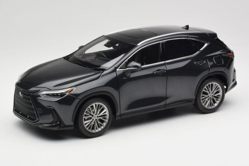 Lexus NX450h+ AZ20 Must Kyosho 1:18 08968GBK Vaik
