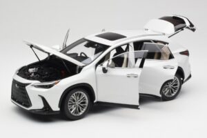 Lexus NX450h+ AZ20 Valge Kyosho 1:18 08968Q Vaik - pilt 2/8