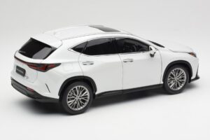 Lexus NX450h+ AZ20 Valge Kyosho 1:18 08968Q Vaik - pilt 3/8