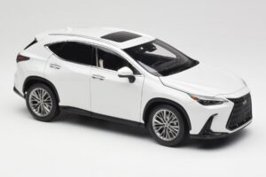 Lexus NX450h+ AZ20 Valge Kyosho 1:18 08968Q Vaik - pilt 6/8