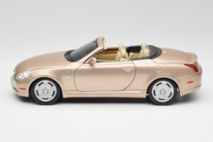 Lexus SC430 Beež Maisto 1:18 31629 Metall - pilt 4/8