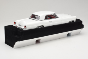 Lincoln Continental Mark II Valge Road Signature 1:18 20078-P1 Metall - pilt 2/6