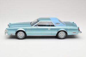 Lincoln Continental Mark V Blue Metallic MCG 1:18 MCG18369 Metall - pilt 3/6