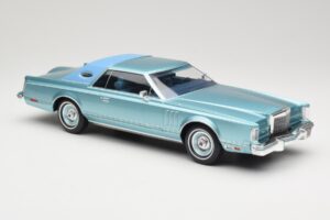 Lincoln Continental Mark V Blue Metallic MCG 1:18 MCG18369 Metall - pilt 4/6