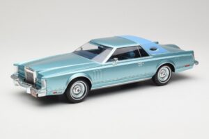 Lincoln Continental Mark V Blue Metallic MCG 1:18 MCG18369 Metall