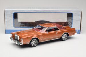 Lincoln Continental Mark V Crystal Apricot Metallic MCG 1:18 MCG18370 Metall - pilt 6/6