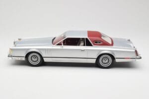 Lincoln Continental Mark V Coupe Hõbedane BoS Models 1:18 BOS084 Vaik - pilt 3/6
