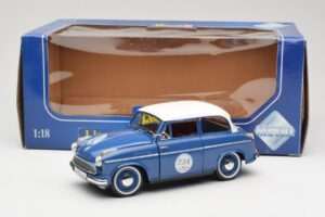 Lloyd Alexander TS #234 Sinine Revell 1:18 08463 Metall - pilt 8/8