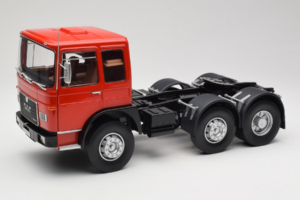 MAN 16304 F7 Punane Road Kings 1:18 RK180053 Metall