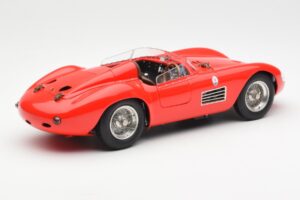 Maserati 300S Punane CMC 1:18 M-105 Metall - pilt 2/6