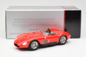 Maserati 300S Punane CMC 1:18 M-105 Metall - pilt 6/6