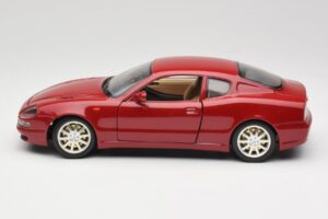 Maserati 3200 GT Tumepunane Bburago 1:18 3341-M2 Metall - pilt 4/8