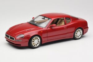 Maserati 3200 GT Tumepunane Bburago 1:18 3341-M2 Metall