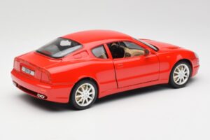 Maserati 3200 GT Punane Bburago 1:18 3341 Metall - pilt 3/8
