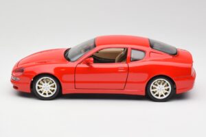 Maserati 3200 GT Punane Bburago 1:18 3341 Metall - pilt 4/8