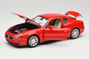 Maserati 3200 GT Punane Eriükogu Bburago 1:18 30071 Metall - pilt 2/8