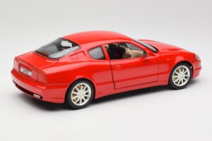 Maserati 3200 GT Punane Eriükogu Bburago 1:18 30071 Metall - pilt 3/8