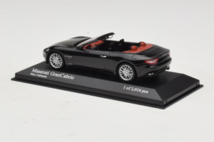 Maserati GranCabrio Must Metallik Minichamps 1:43 400123930 Metall - pilt 3/5