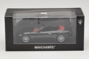 Maserati GranCabrio Must Metallik Minichamps 1:43 400123930 Metall - pilt 5/5