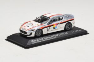 Maserati GranTurismo MC GT4 #12 Sperati / La Mazza Maserati MC 2010 Minichamps 1:43 400101212 Metall - pilt 2/5