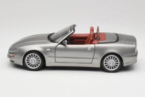 Maserati 4200 GT Spyder Hall Bburago 1:18 18-12019 Metall - pilt 4/8