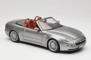 Maserati 4200 GT Spyder Hall Bburago 1:18 18-12019 Metall - pilt 6/8