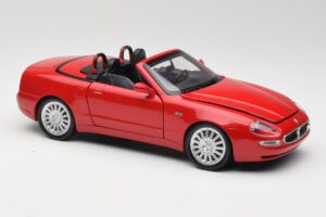 Maserati GT Spyder Punane Bburago 1:18 34097 Metall - pilt 6/8