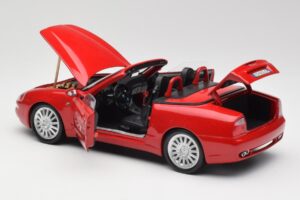 Maserati GT Spyder Punane Bburago 1:18 34097 Metall - pilt 7/8