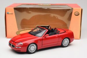 Maserati GT Spyder Punane Bburago 1:18 34097 Metall - pilt 8/8