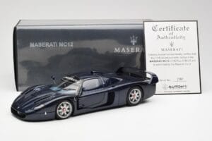 Maserati MC12 Road Car Sinine Metallic AUTOart 1:18 75802 Metall - pilt 8/8