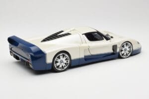 Maserati MC12 Valge Sinine Hot Wheels 1:18 G7158 Metall - pilt 3/8