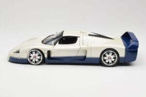 Maserati MC12 Valge Sinine Hot Wheels 1:18 G7158 Metall - pilt 4/8