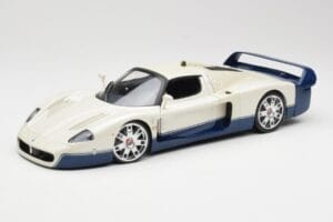 Maserati MC12 Valge Sinine Hot Wheels 1:18 G7158 Metall