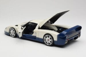 Maserati MC12 Valge Sinine Hot Wheels 1:18 G7158 Metall - pilt 5/8