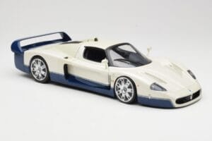 Maserati MC12 Valge Sinine Hot Wheels 1:18 G7158 Metall - pilt 6/8