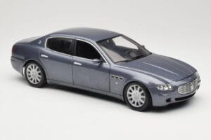 Maserati Quattroporte Blue Metallic Hot Wheels 1:18 B7003 Metall - pilt 6/8