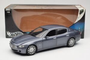 Maserati Quattroporte Blue Metallic Hot Wheels 1:18 B7003 Metall - pilt 8/8