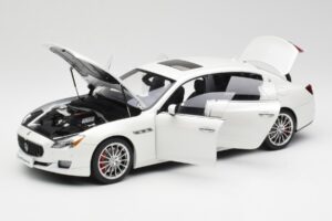Maserati Quattroporte VI GTS Alpine Valge AUTOart 1:18 75808 Metall - pilt 2/8