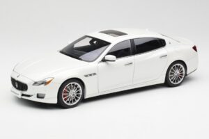 Maserati Quattroporte VI GTS Alpine Valge AUTOart 1:18 75808 Metall
