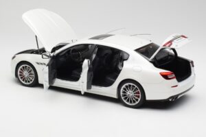 Maserati Quattroporte VI GTS Alpine Valge AUTOart 1:18 75808 Metall - pilt 5/8