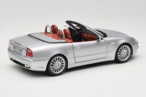 Maserati Spyder Hõbedane Maisto 1:18 31667 Metall - pilt 3/8