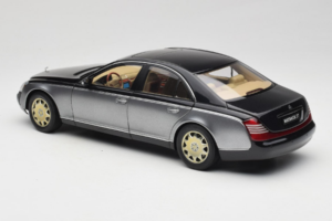 Maybach 57 SWB Caspian Black Himalayas Grey AUTOart 1:18 76151 Metall - pilt 7/9