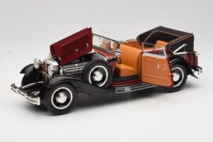Maybach DS8 Zeppelin Punane Anson 1:18 30413 Metall - pilt 2/8