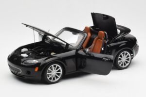 Mazda MX-5 NC Roadster Retractable Hardtop US Spec Must AUTOart 1:18 75971 Metall - pilt 3/10