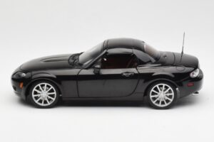 Mazda MX-5 NC Roadster Retractable Hardtop US Spec Must AUTOart 1:18 75971 Metall - pilt 6/10