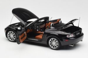 Mazda MX-5 NC Roadster Retractable Hardtop US Spec Must AUTOart 1:18 75971 Metall - pilt 7/10