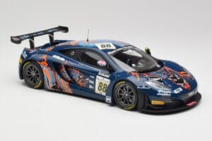 McLaren 12C GT3 #88 Von Ryan Racing A. Barff / T. Goodwin / B. Senna Spa 24 Hours 2013 Minichamps 1:18 151131388 Metall - pilt 4/6