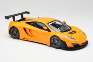 McLaren 12C GT3 Papaya Oranž Minichamps 1:18 151121391 Metall - pilt 4/6