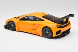 McLaren 12C GT3 Papaya Oranž Minichamps 1:18 151121391 Metall - pilt 5/6